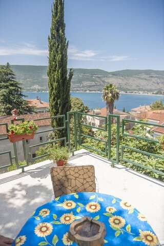 Гостевой дом Smestaj Vella Херцег-Нови Номер-студио с видом на море-9