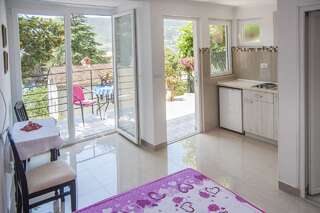 Гостевой дом Smestaj Vella Херцег-Нови Номер-студио с видом на море-6